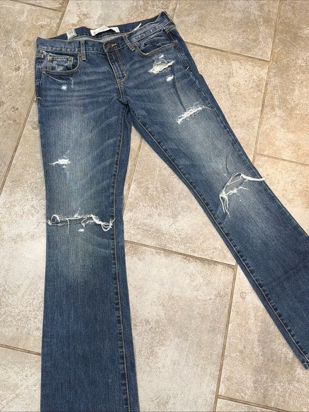 NWT Abercrombie And Fitch Emma Bootcut Distressed Jeans Size 6R